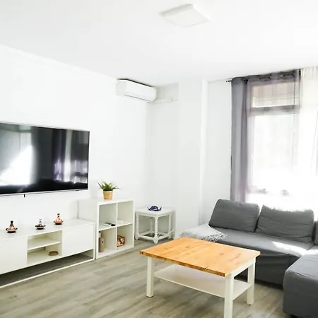 Διαμέρισμα Bonito Y Amplio Piso En Con Piscina *