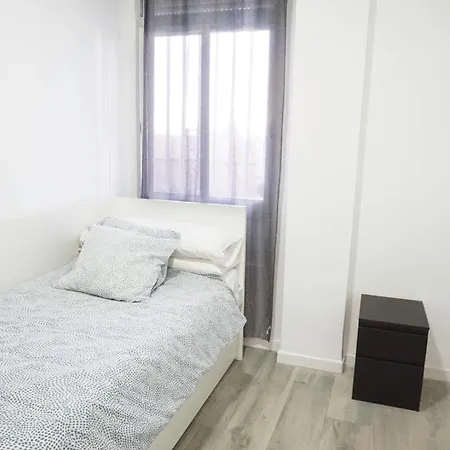 Apartment Bonito Y Amplio Piso En Con Piscina *
